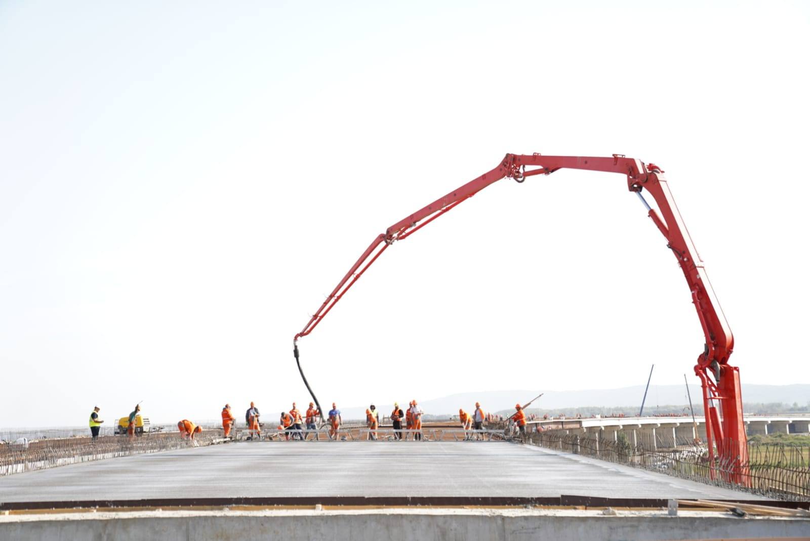 până la Adjud pe autostradă