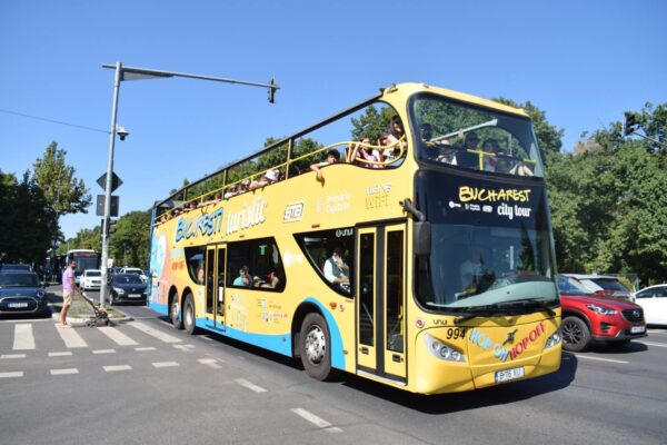Programul autobuzelor turistice ale STB se modifică. Foto: Facebook/Bucharest City Tour