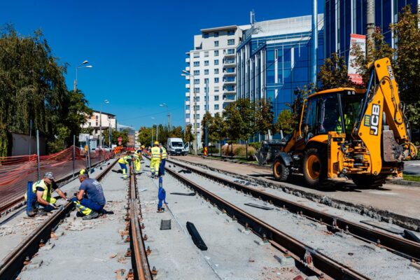Lucrările de reabilitare a liniei de tramvai de pe Bulevardul Expoziției au ajuns la 70%. Foto: FB/ Stelian Bujduveanu