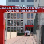 prima școală construită după Revoluție