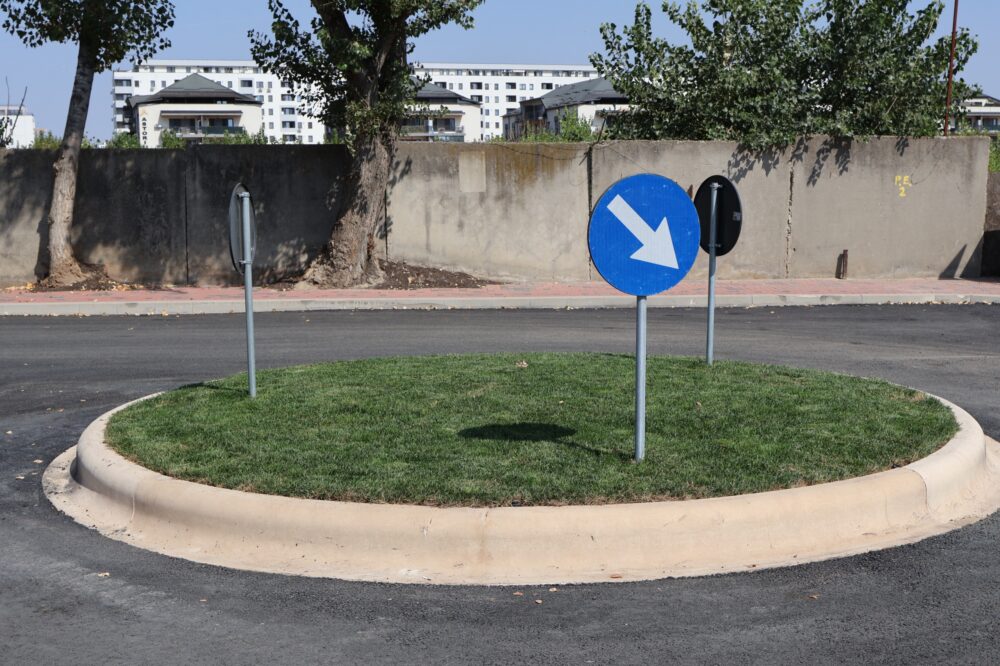 școală lângă complexul rezidențial