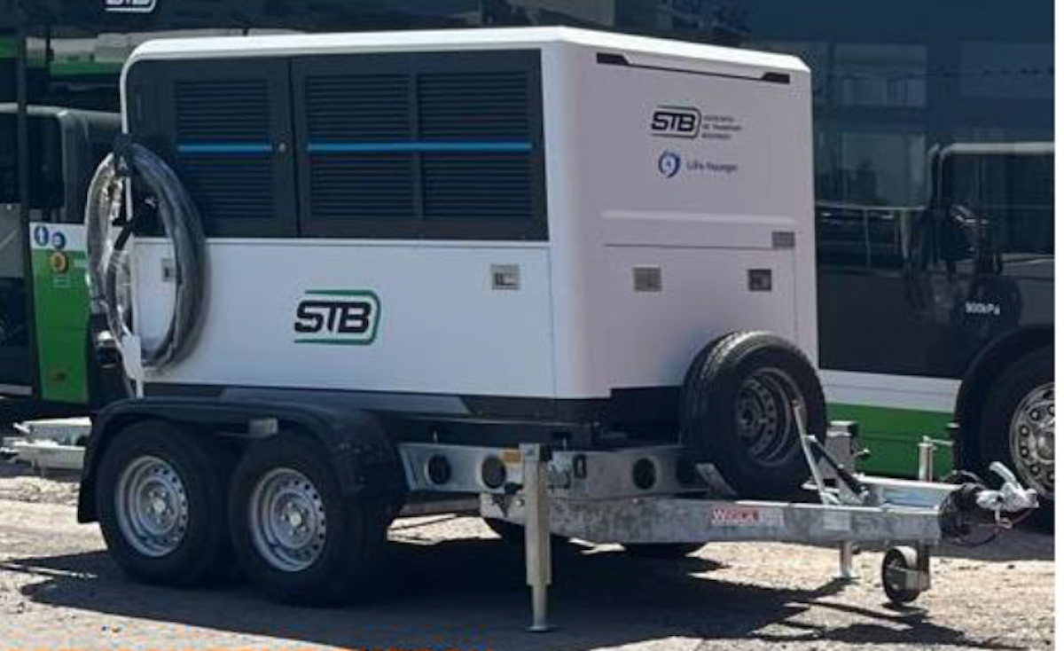 STB a găsit o soluție ingenioasă pentru autobuzele electrice: baterii mobile pe roți!