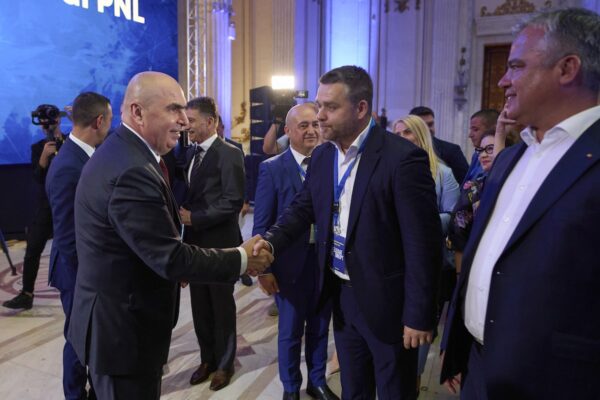 susține pe Ciprian Ciucu