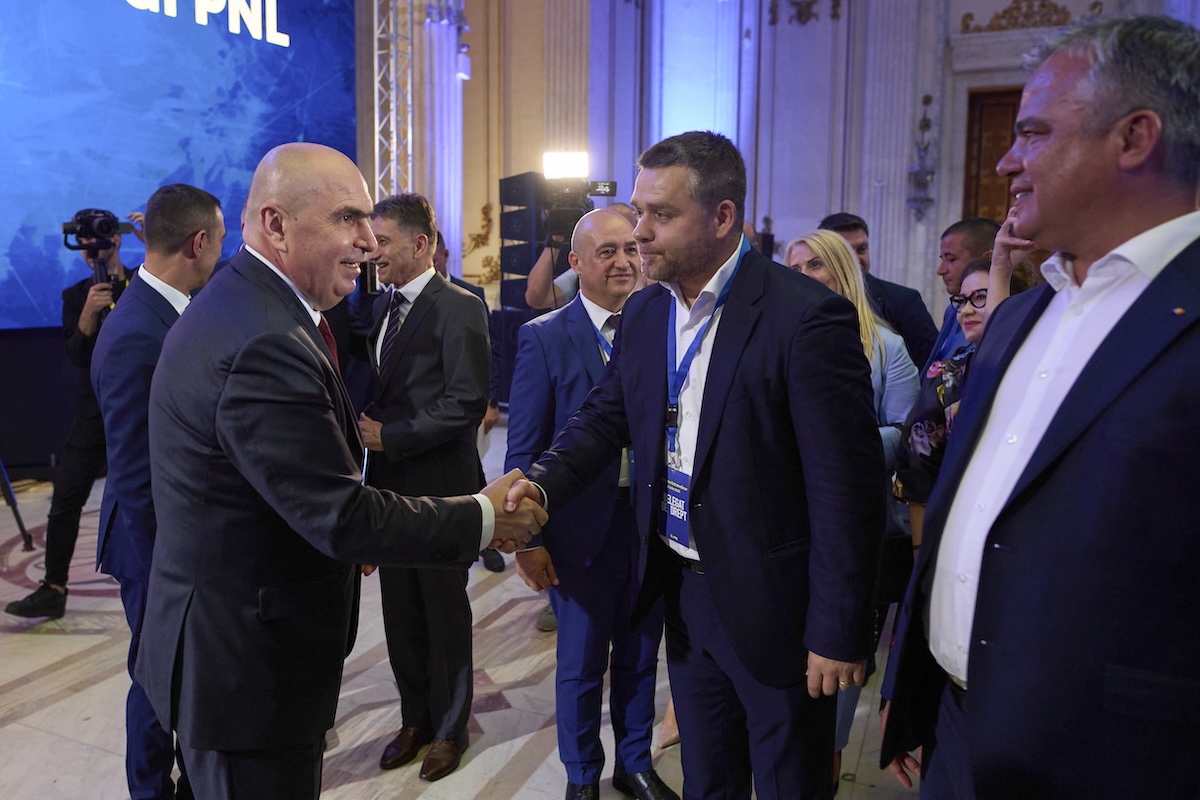 susține pe Ciprian Ciucu