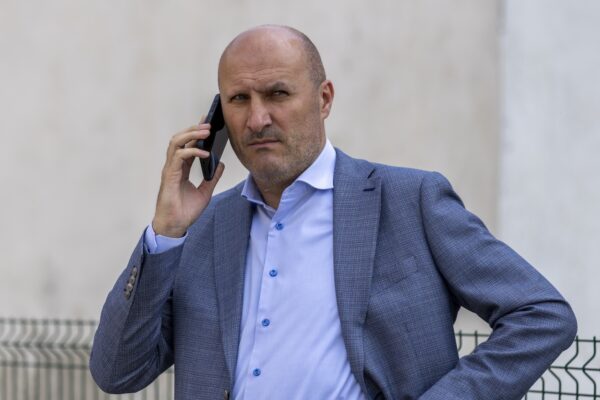 Cine este Claudiu Crețu