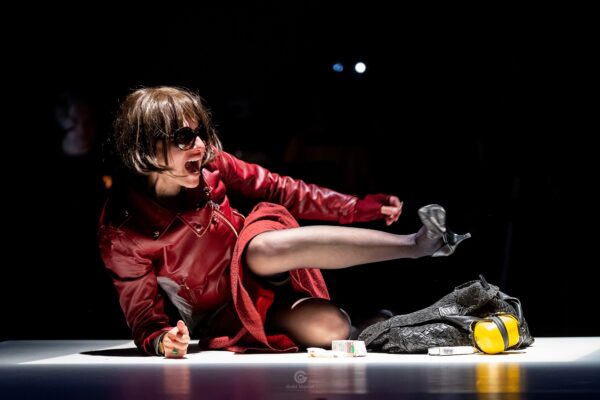 Actrița Katia Pascariu: „Sunt foarte bucureșteancă și foarte urbană”. De ce Teatrul Replika, „casa” ei, e mai mult decât un teatru