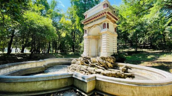 Primăria Capitalei încearcă, din nou, să restaureze Fântâna Cantacuzino din Parcul Carol. Foto: Arhivă via PMB/ FB