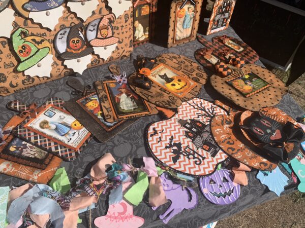 Dovleci desenați și ateliere de creație, la Titan Pumpkin Fest. FOTO:Titan Pumpkin Fest/ Facebook