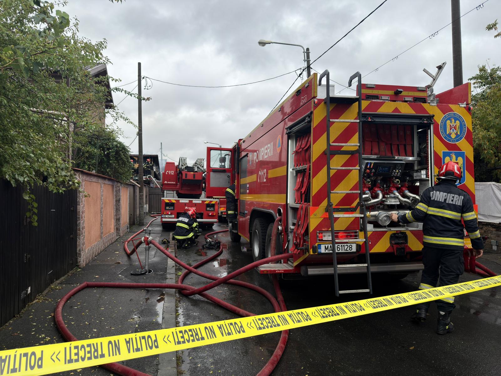 VIDEO | Incendiu în Sectorul 3 al Capitalei. ISU intervine cu 10 autospeciale de stingere. O persoană a fost evacuată. FOTO: ISU-Bif