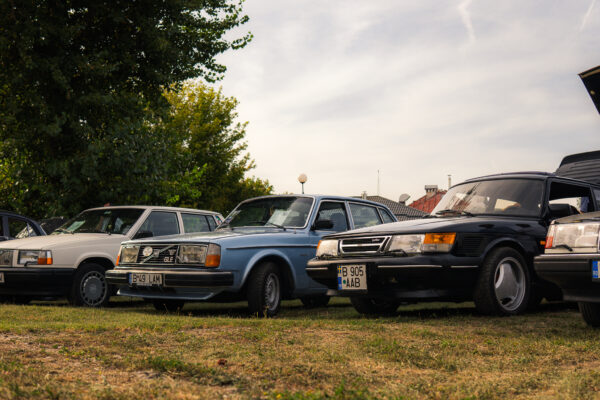 Mașinile din perioada comunistă, expuse la București. „Socialistele Orașului”, la Biblioteca Națională. Foto: Retromobil/ Facebook