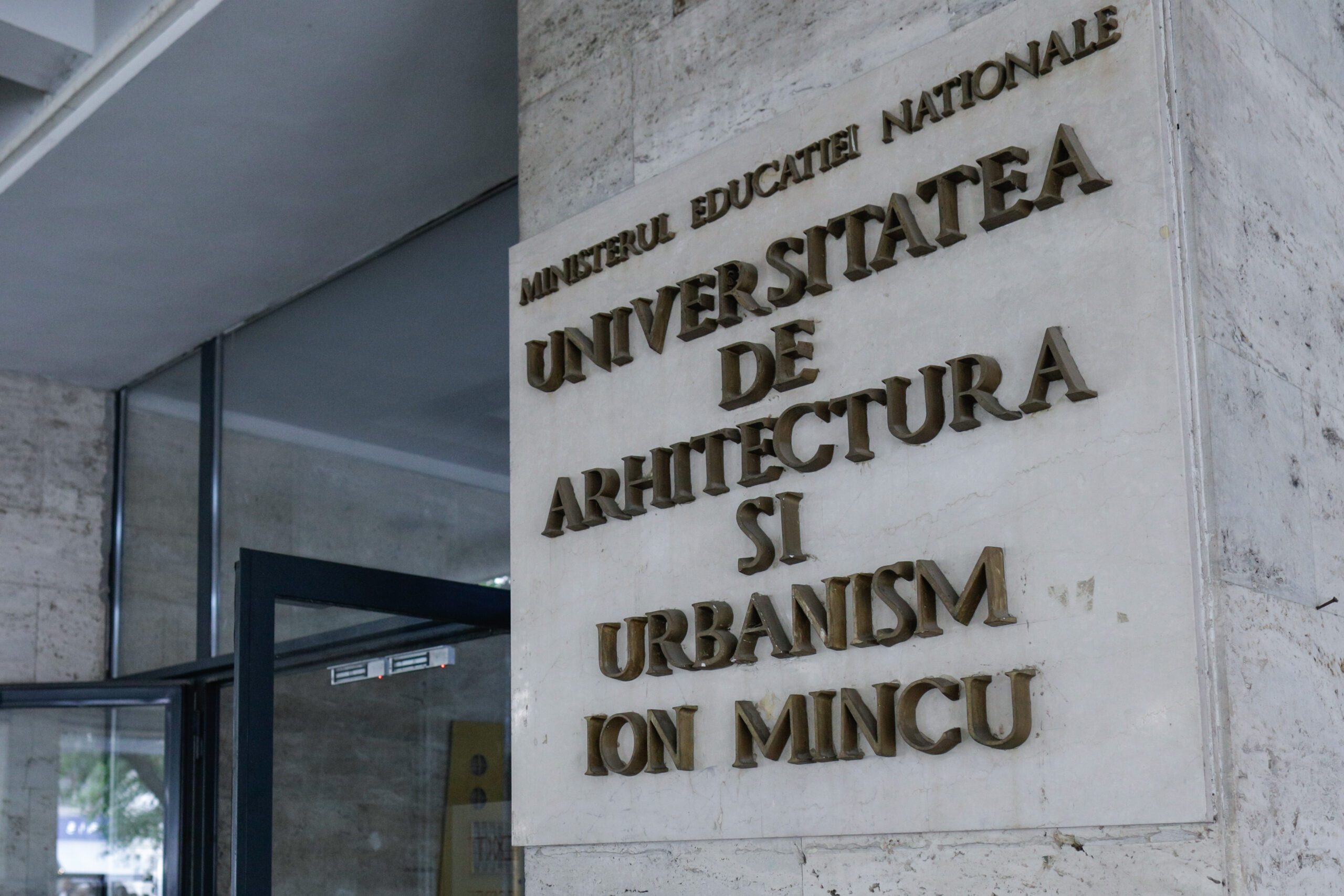 Ploșnițe în sălile de curs la Arhitectură. Conducerea anunță inspecție generală