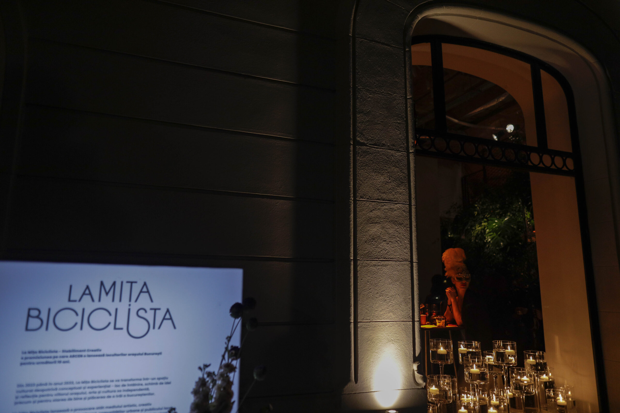 „Întâlniri. Sau cum se naște o lume nouă”. Expoziție-eveniment la Mița Biciclista