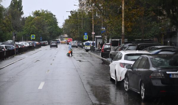 Nu parcați în apropierea canalizărilor