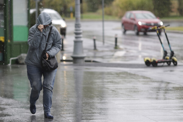 Efectele produse de codul roșu de ploi în București