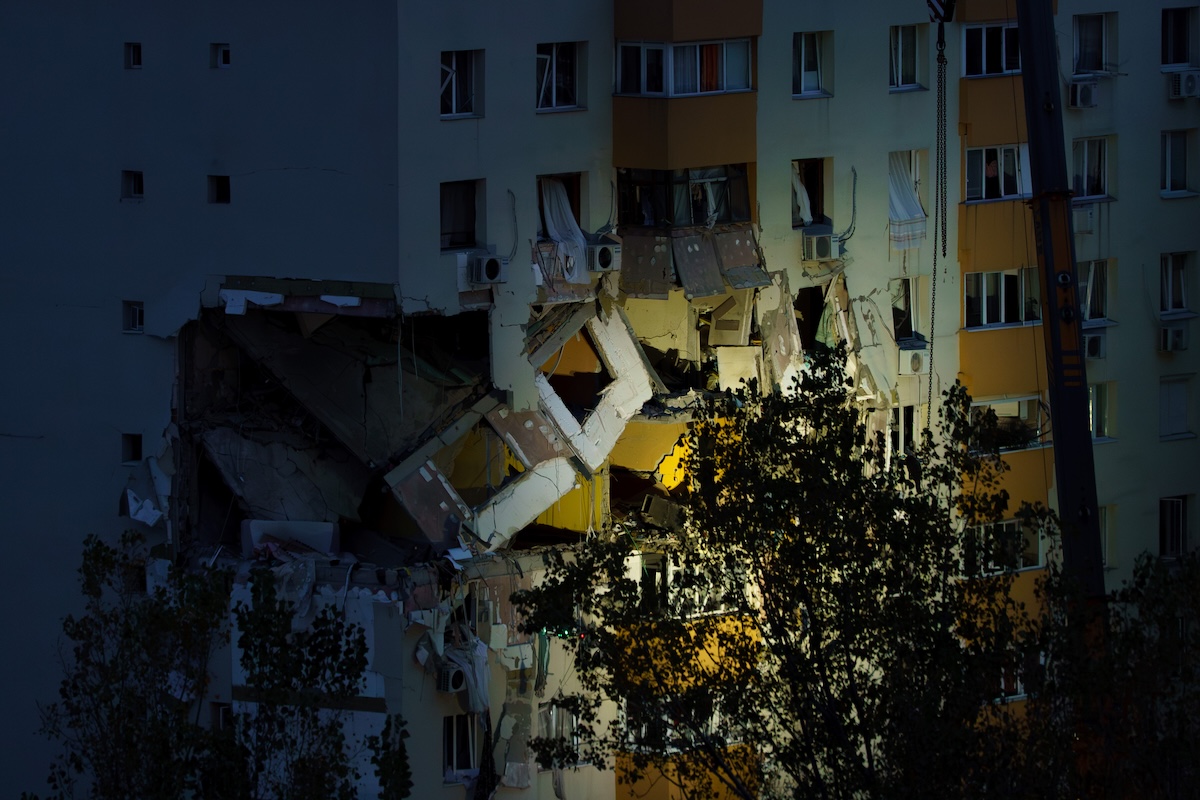 Primăria Capitalei să reconstruiască blocul