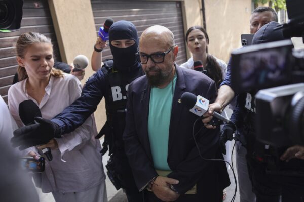 Piedone, trimis în judecată pentru divulgarea de informații confidențiale