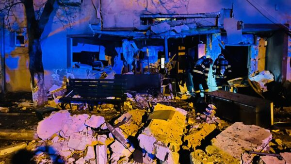 Explozie puternică la parterul unui bloc din Buftea