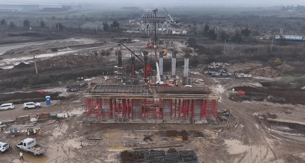 Primul strat de asfalt, pe A0 Nord, pe cel mai întârziat lot al Autostrăzii București