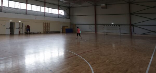 „Privatizarea" infrastructurii școlare. 14 săli de sport și 10 săli de clasă din Sectorul 5, scoase la închiriat
