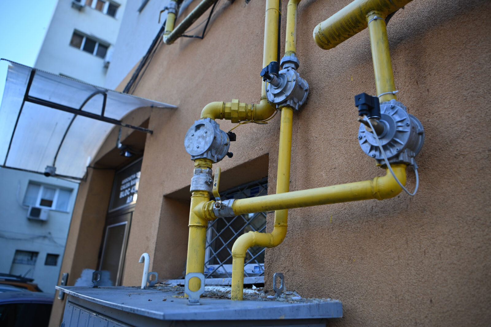 Problemele la rețeaua de distribuție a gazelor continuă. Distrigaz a oprit alimentarea pentru peste 350 consumatori din București și Ilfov, în perioada 7-9 noiembrie. Foto: Inquam Photos / Alex Nicodim