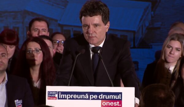 Nicușor Dan la lansarea lui Drulă