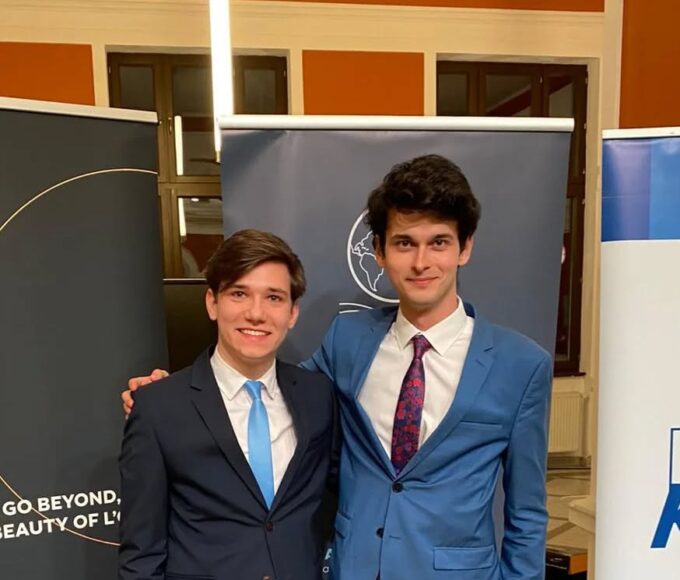 Cafeneaua BdB | Cum pot schimba alegerile de la București politica națională. „S-ar putea inclusiv să vedem un split în PNL”