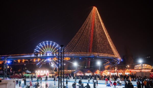 West Side Christmas Market parc Drumul Taberei