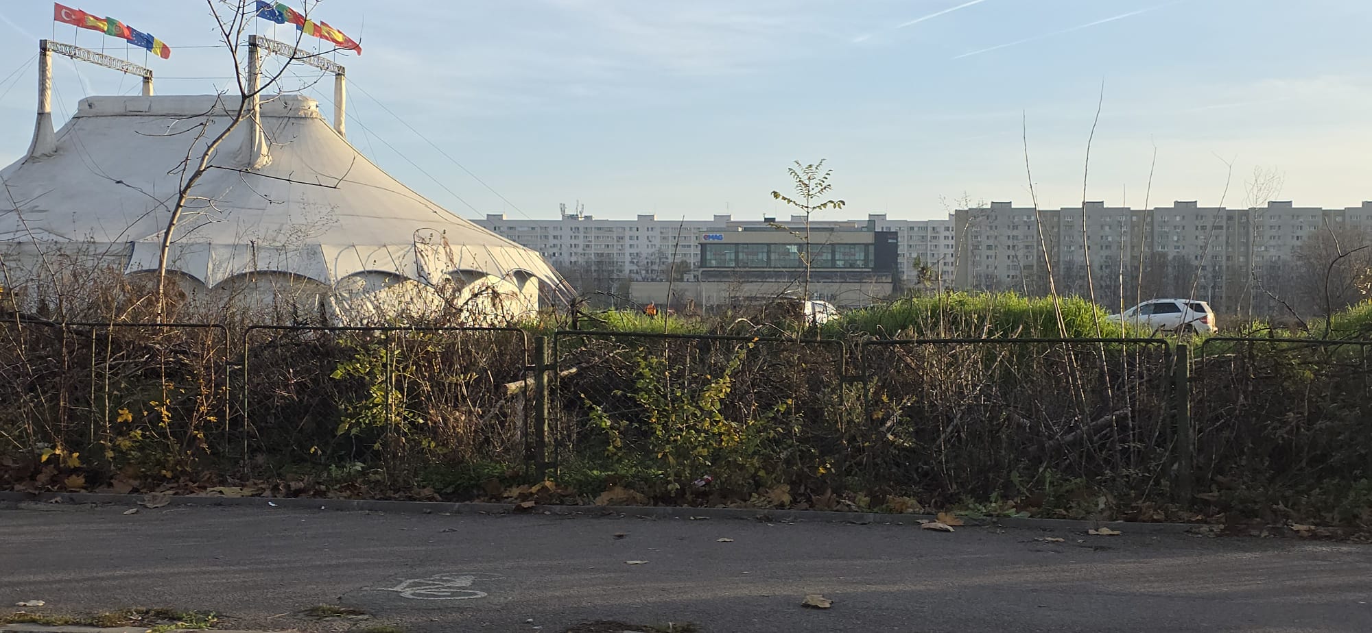 Târg de Crăciun și parc de distracții, fără autorizații, în zona retrocedată din IOR. A fost aplicată o amendă de 10.000 lei