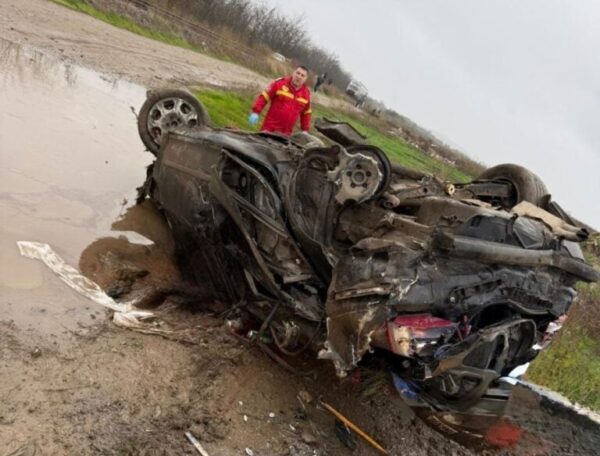 Mașina lovită de tren