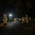 Crăciun din bani publici | Primăria Tunari închiriază „iluminat festiv” cu 53.000 de euro. Banii merg la o firmă ilfoveană abonată la bani publici