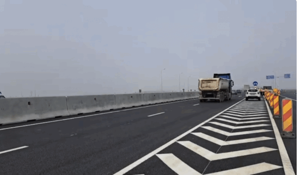 DN2 peste autostrada A7