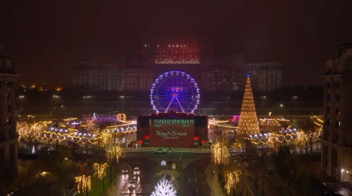 Cum arată târgul de Crăciun din Piața Constituției