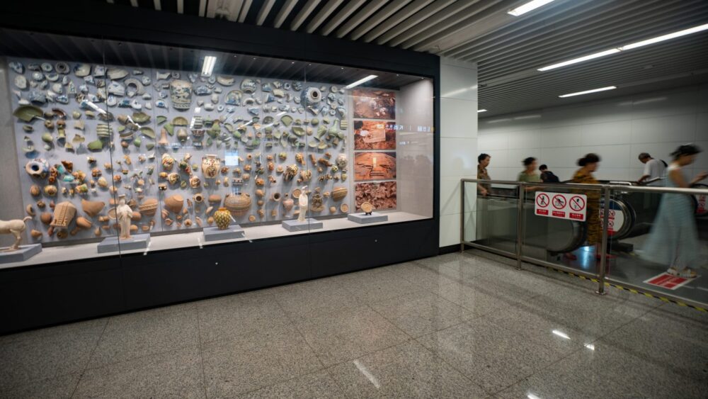 de la Planșeul Unirii