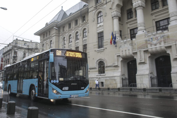 25 de linii de noapte ale STB asigură transportul călătorilor în noaptea de Revelion | FOTO: Inquam Photos / Octav Ganea