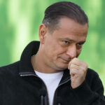 Averea din umbră a primarului de la Sectorul 4. Părinții pensionari ai lui Daniel Băluță au achiziționat opt locuințe în fieful lui Negoiță