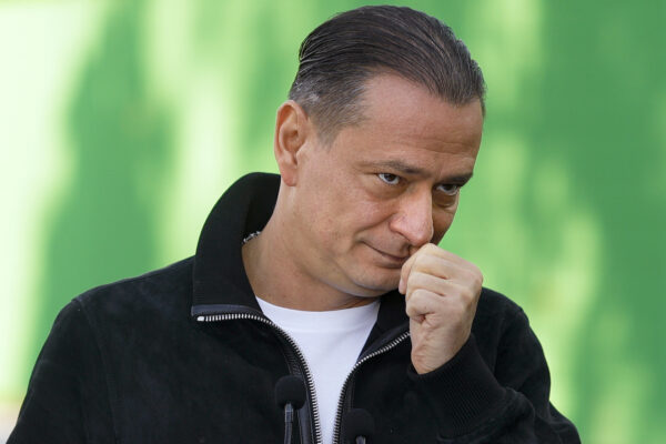 Averea din umbră a primarului de la Sectorul 4. Părinții pensionari ai lui Daniel Băluță au achiziționat opt locuințe în fieful lui Negoiță