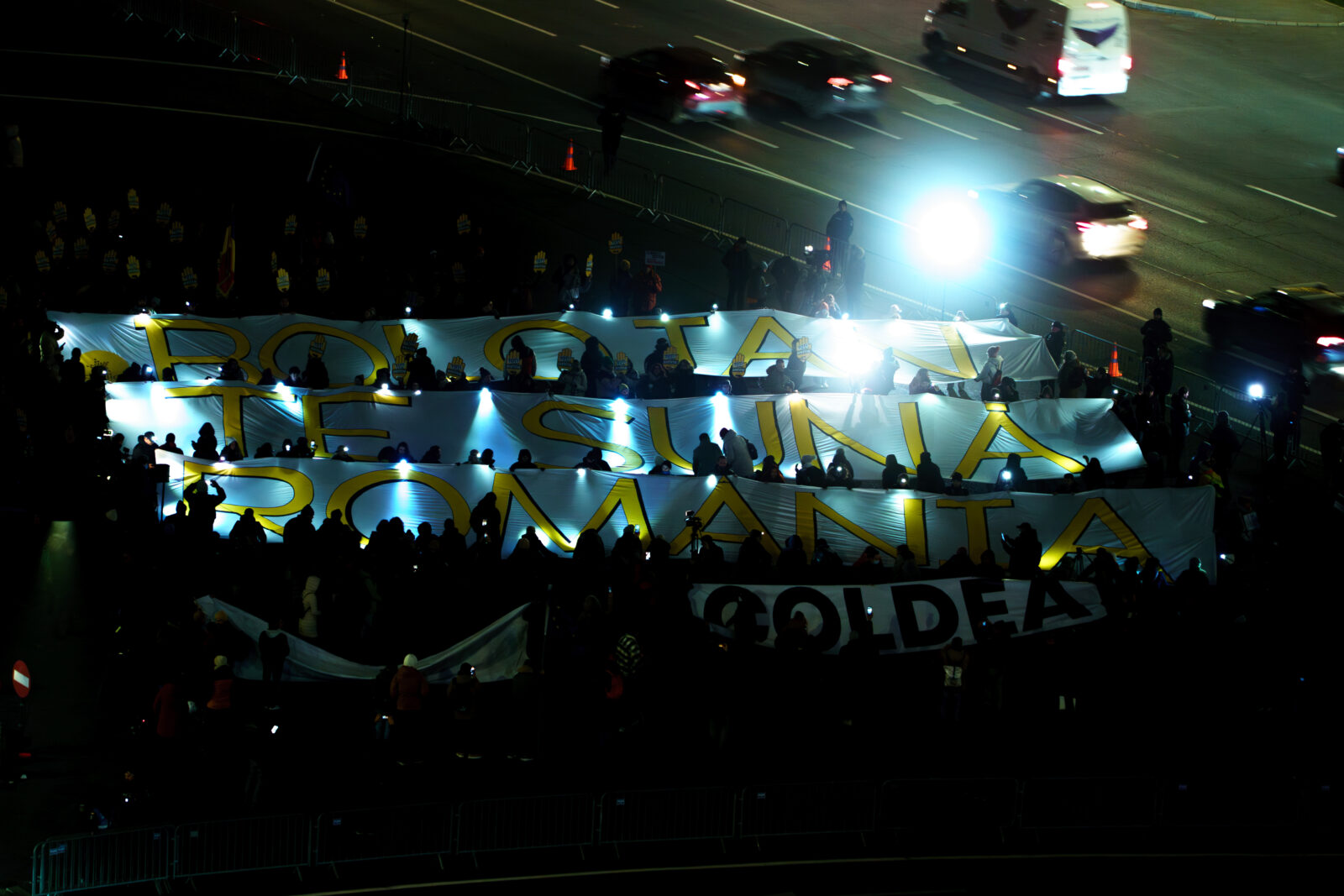 Culisele coregrafiei-protest „Bolojan, te sună România!”,