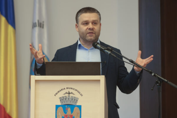 Ciprian Ciucu prezintă situația bugetară a PMB: STB și Termoenergetica, datorii de aproape 3 miliarde de lei la ANAF. Foto: Inquam Photos / George Călin