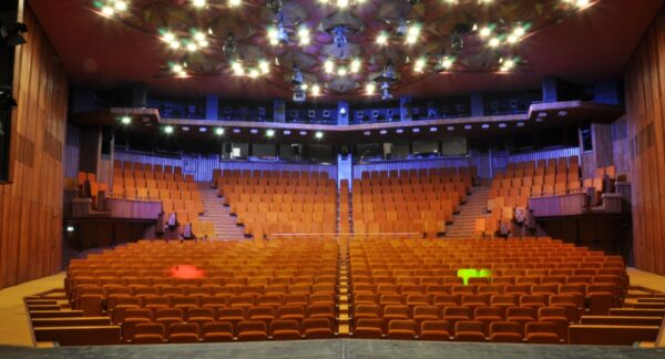 Spectacole de teatru în weekend