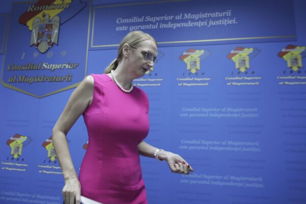 Cine este Lia Savonea