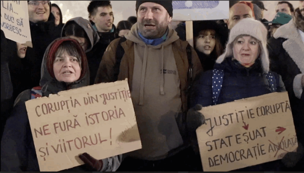 proteste în Piața Victoriei