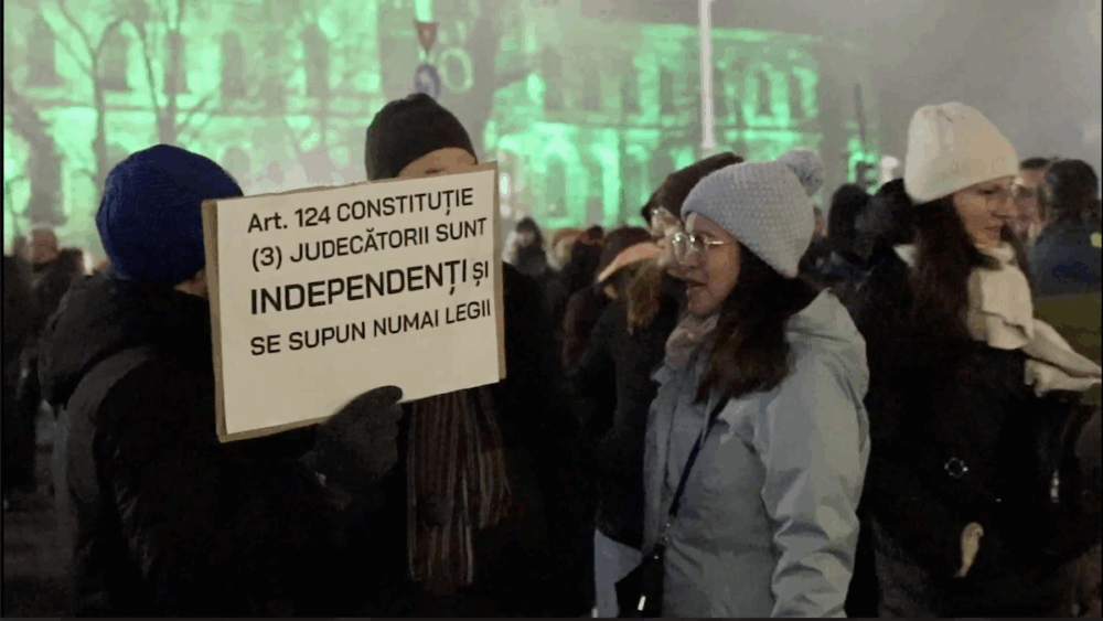 proteste în Piața Victoriei