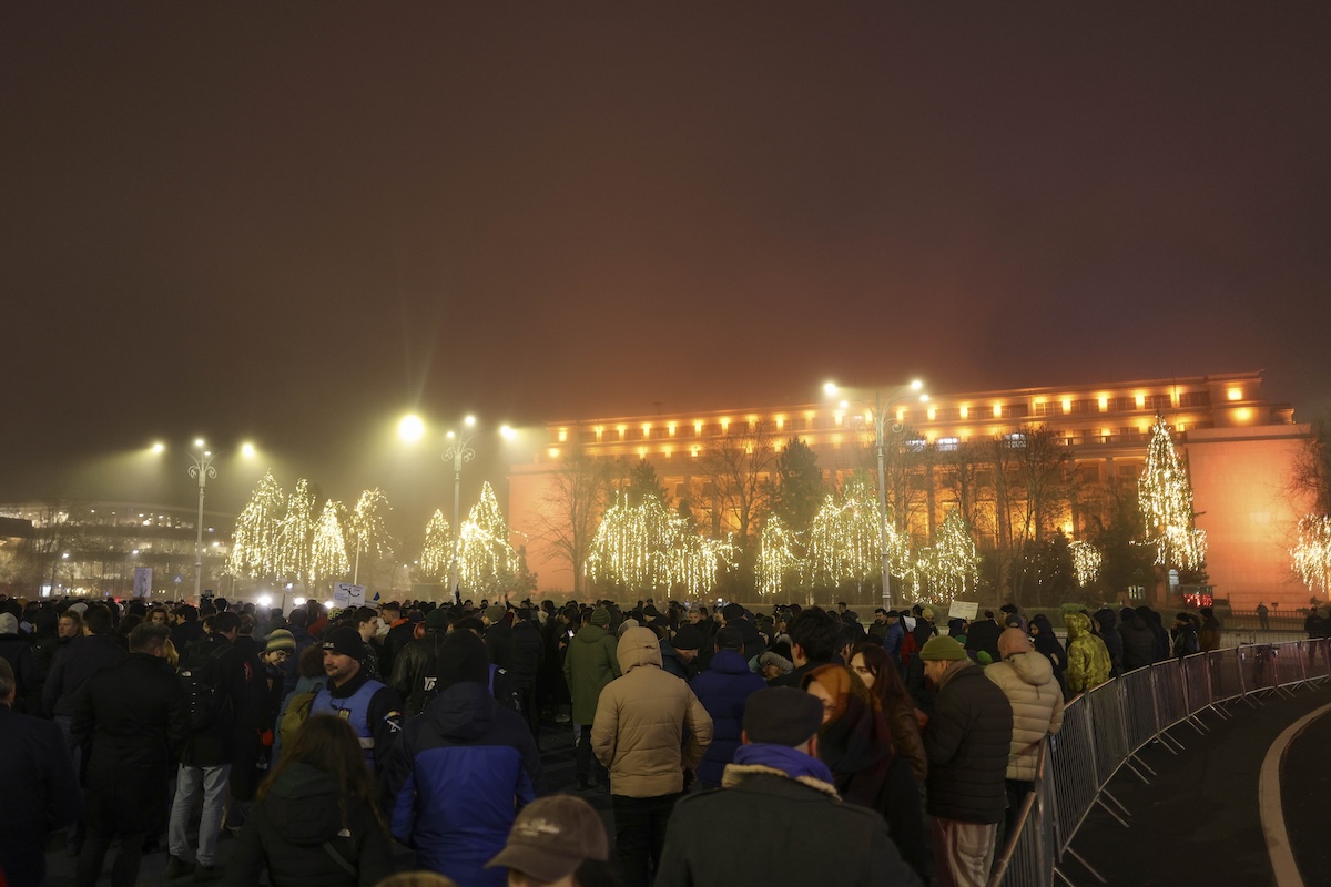 în Piața Victoriei