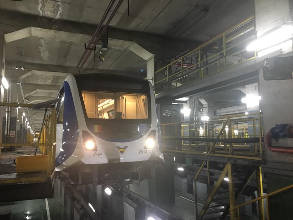 bătută în Camera de Comandă