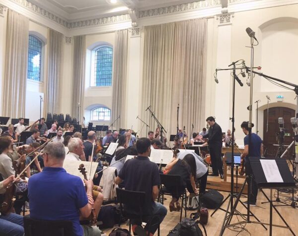 Robert Treviño va conduce orchestra Filarmonicii George Enescu, din stagiunea viitoare. FOTO: Facebook