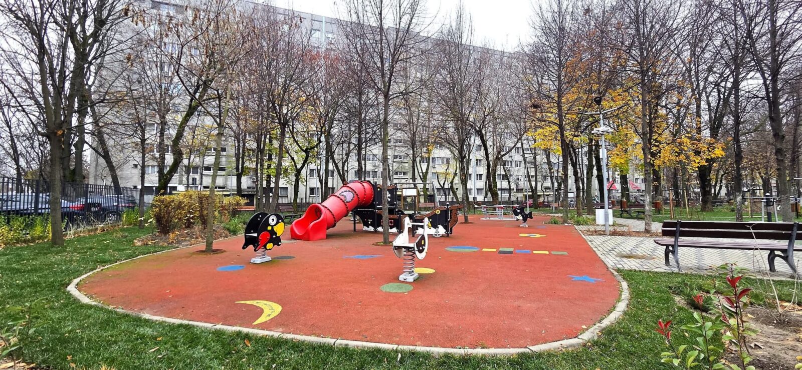 Contract „mamut” de aproape 2 milioane de euro pentru întreținerea locurilor de joacă și a terenurilor de sport din Sectorul 1