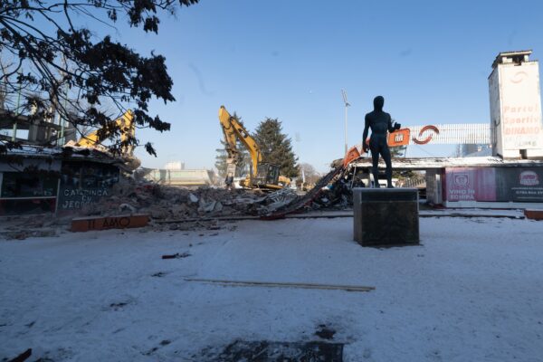 A început demolarea stadionului Dinamo. Foto: MAI/ FB
