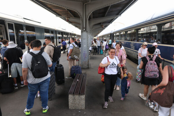 CFR va recepționa aproape 20 de kilometri de cale ferată modernizată pe ruta București-Constanța, anul acesta | FOTO: Inquam Photos / George Călin