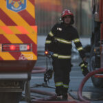 Zeci de apartamente distruse și doi bucureșteni care au ajuns cu arsuri la spital