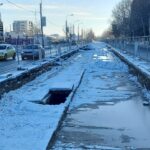 O mare structură de beton linii de tramvai